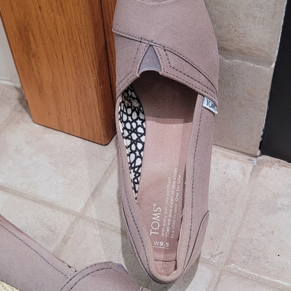 Tom's Tan Calypso Canvas Wedge Espadrilles Women's Size 9 - Picture 8 of 9